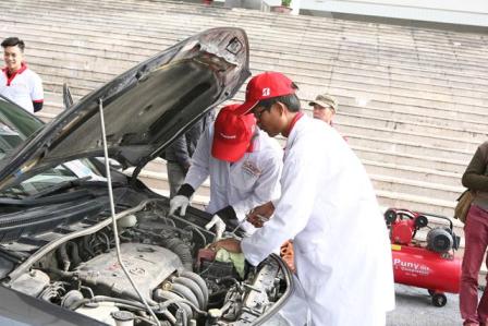 Ngày hội chăm sóc xe 2015 “Không nhắn tin khi lái xe”